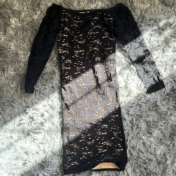 Guess black and tan laced blouse - Picture 1 of 1